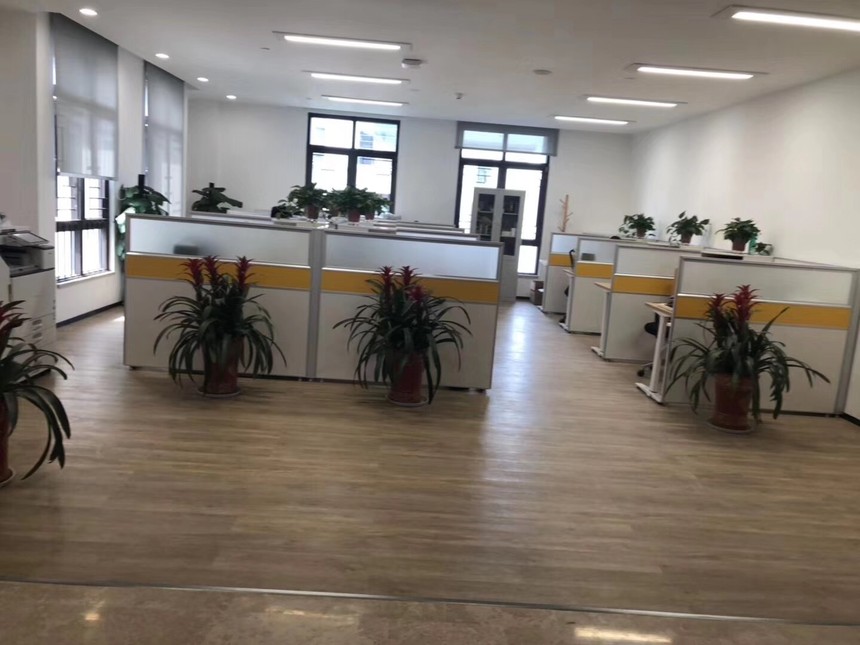 學(xué)校風(fēng)格辦公家具案例！